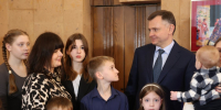 Слюсарь рассказал о новых мерах поддержки семей с детьми в Ростовской области - Газета Таганрогская правда