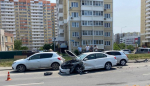 В Ростове женщина-водитель стала виновницей ДТП, пострадали два человека
