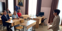 Слюсарь в Ереване посетил школу, которая носит имя Антона Чехова - Газета Таганрогская правда