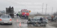 Бампер - в хлам: на трассе под Таганрогом столкнулись легковушка и грузовик - DonDay-Taganrog.Ru