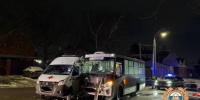 В Ростове водитель скорой помощи пострадал в аварии, врезавшись в пассажирский автобус - Газета Таганрогская правда