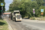 Дорожники в Таганроге завершили фрезерование на улице Спортивной и приступили к асфальтированию