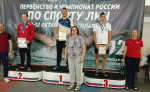 Таганрогские пловцы на пьедестале почёта. Фото Артёма Павленко